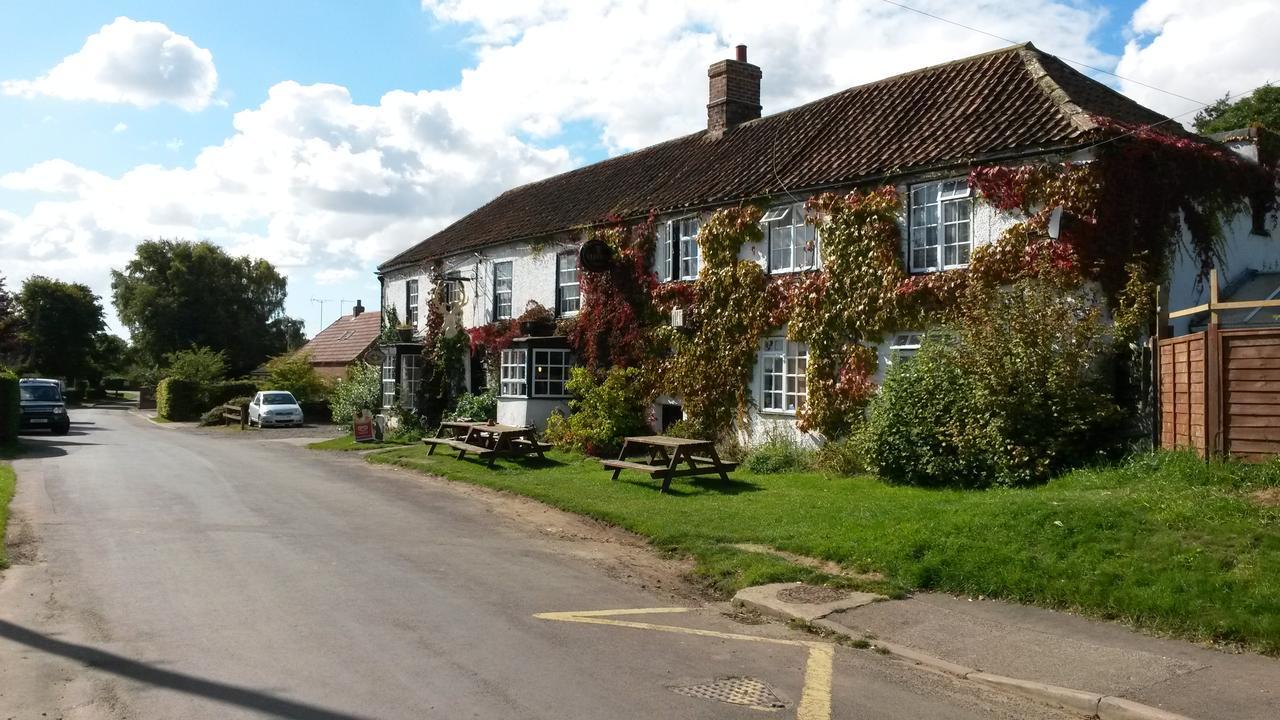 The White Hart Inn Tetford Екстериор снимка